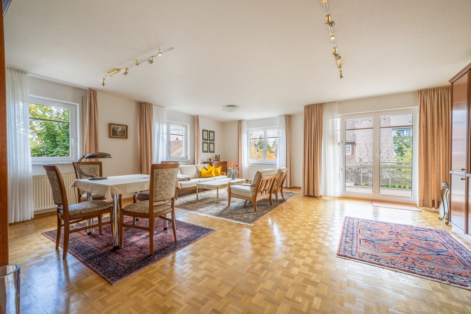Wohn- Esszimmer
